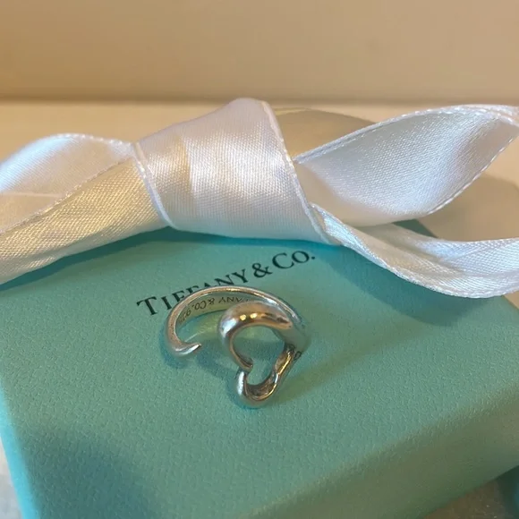 Tiffany 7 Co Elsa Peretti Sterling Silver Open Heart size 6 - Picture 8 of 14